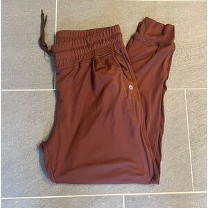 Senita Weekend Jogger